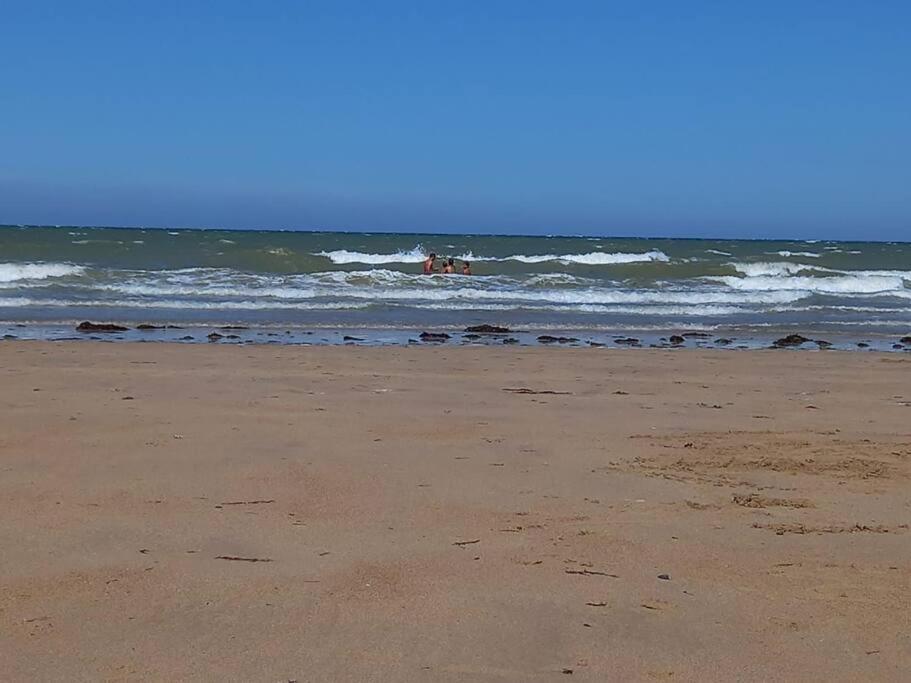 Gite De La Baleine Luc-sur-Mer Εξωτερικό φωτογραφία